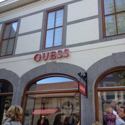 meer Titicaca stuiten op Uitstekend GUESS outlets: De volledige lijst!