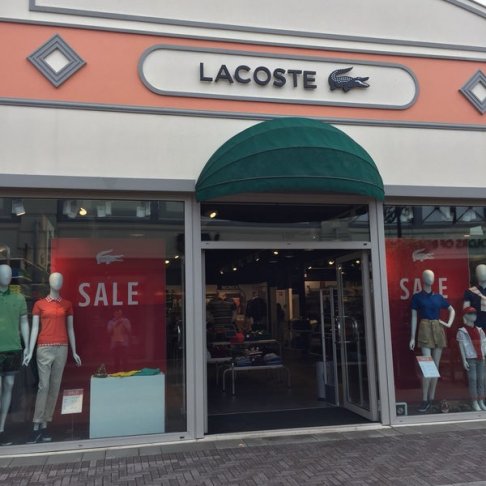 Lacoste Outlet -- Designer Outlet Roermond