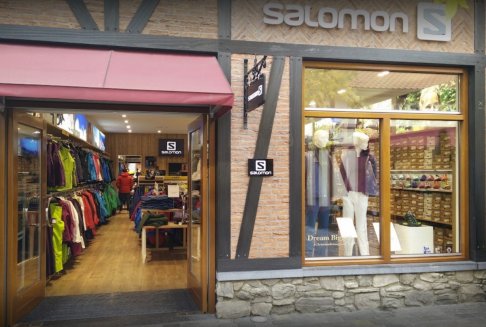 Salomon Outlet -- Designer Outlet Roermond
