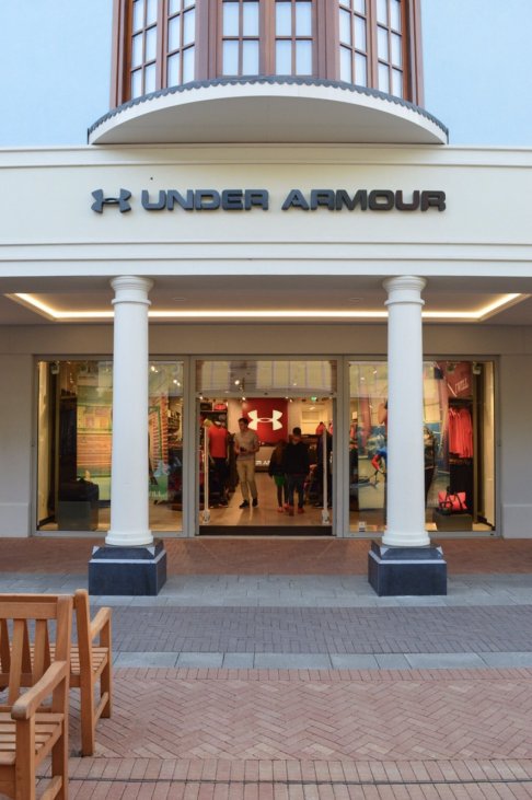 Under Armour Outlet -- Designer Outlet Roermond