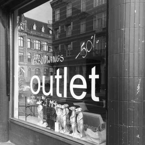 Outlet EDHA interieur