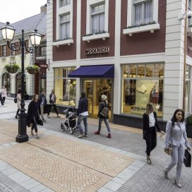 Woolrich Outlet -- Designer Outlet Roermond