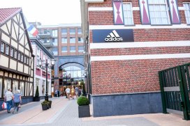 Adidas Outlet -- Designer Outlet Roermond