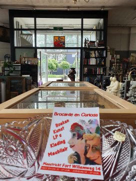 Magazijnverkoop  Fort Willem Brocante